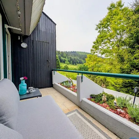 Hirschmusik Schwarzwald Auf 750m Inklusive Hallenbad アパート